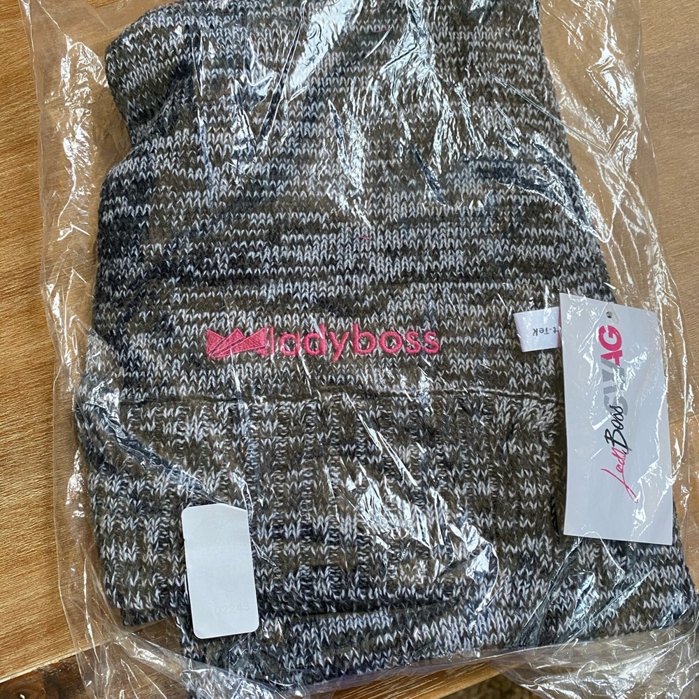 NWT Ladyboss Scarf